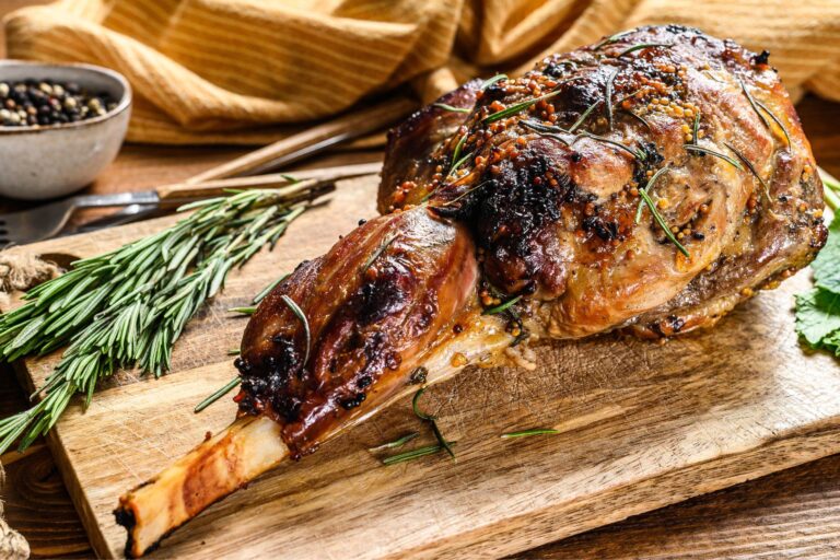 Cordero asado con hierbas aromáticas